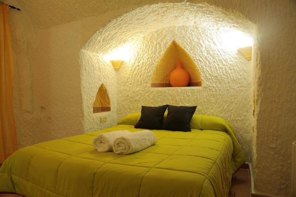 Cuevas La Chumbera Guest House Benalua de Guadix Luaran gambar
