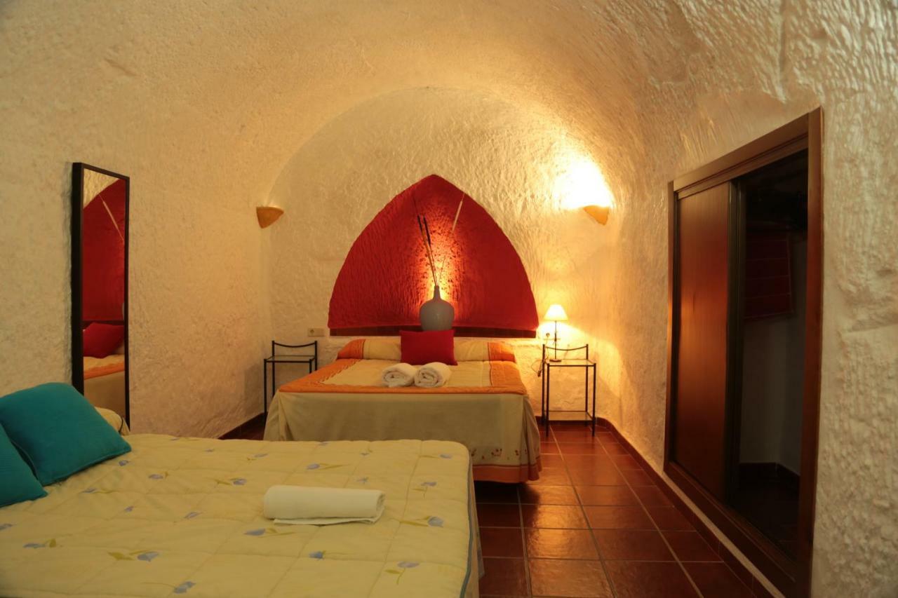 Cuevas La Chumbera Guest House Benalua de Guadix Luaran gambar